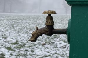 Bild von einem Wasserhahn (eingefroren)