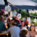 Lichterkette bei einer Veranstaltung