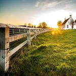 Bauernhof im Sonnenschein