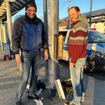 Bilde mit dem Abstimmungsaschenbecher und dem Ortsvorsteher