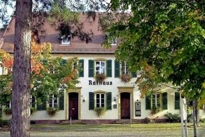 Frontseite des historischen Rathauses